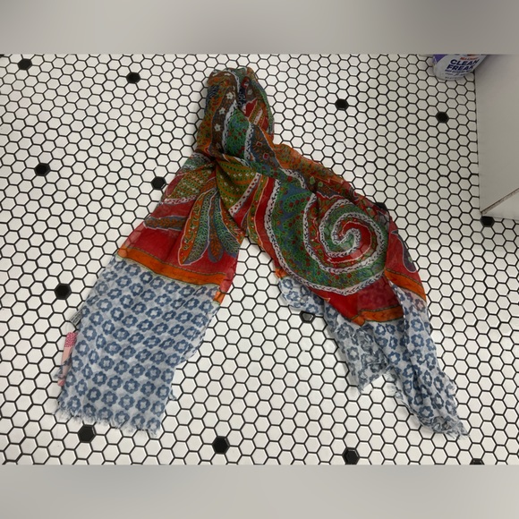 NWT tickled pink lightweight scarf one size - Picture 1 of 4